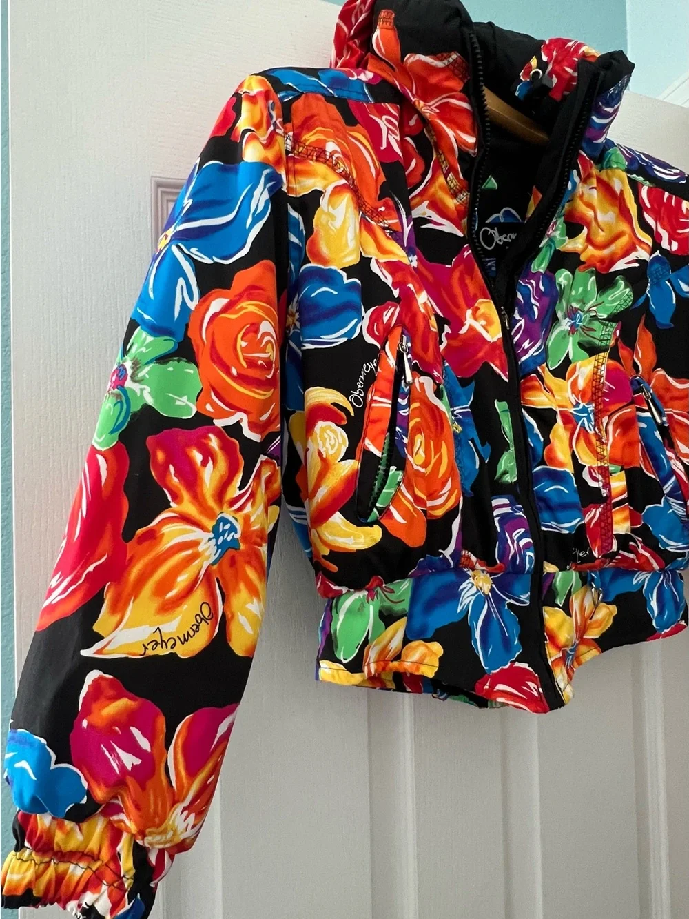 Obermeyer Women petite 8 Floral Puffer ski Jacket - Black with Bright Multi